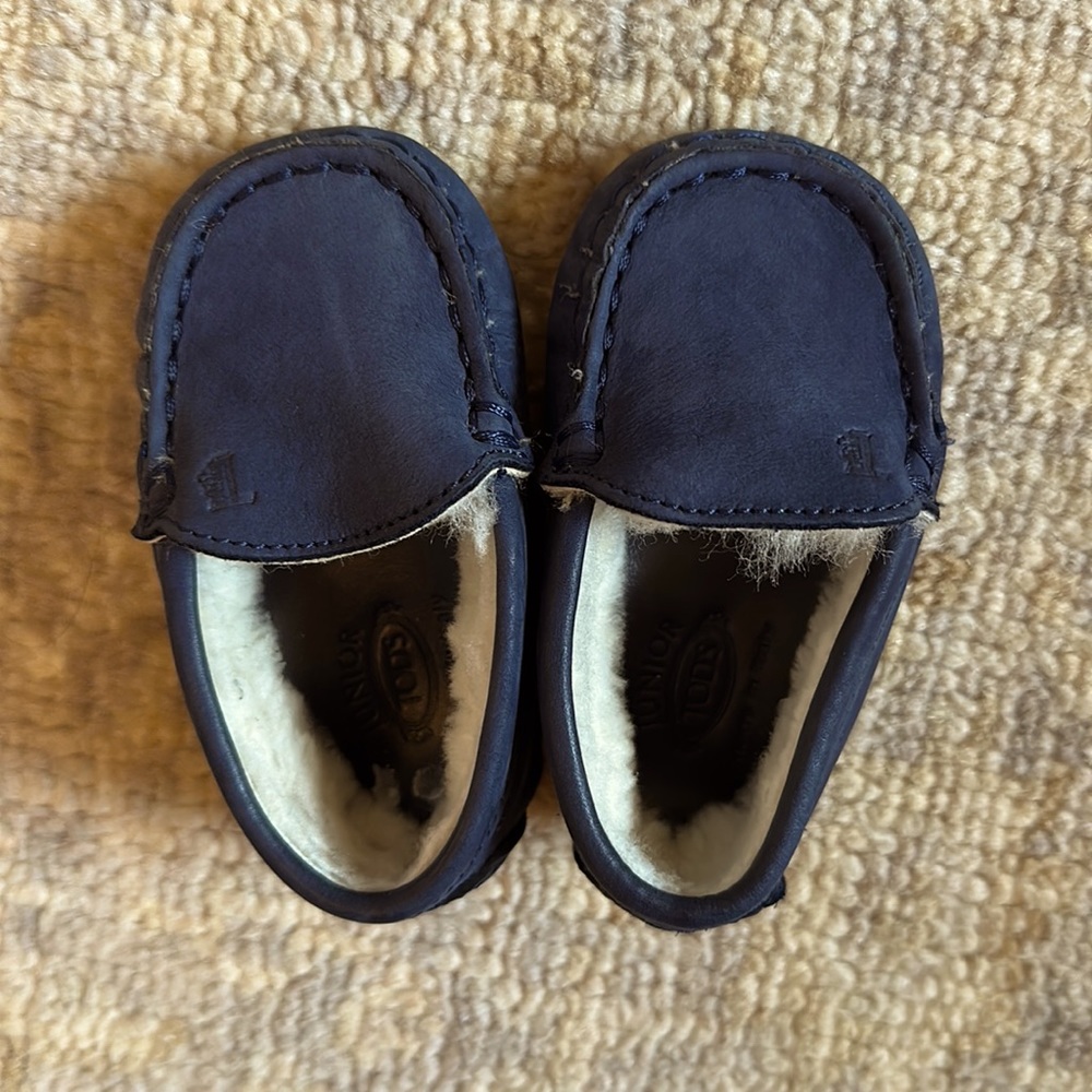 Worn ONCE! EUC Tod’s Baby Junior Gommino Drivers